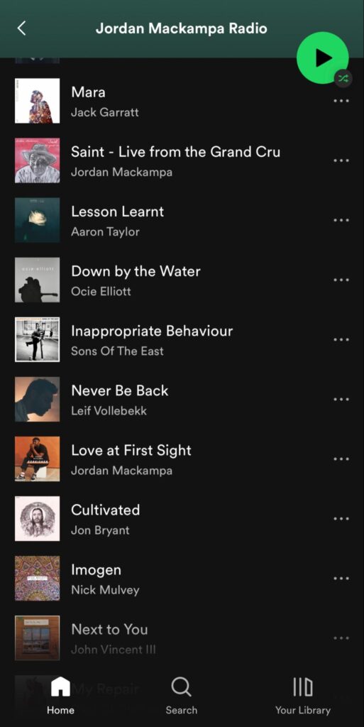 リストデザイン - リストUI の例:Spotify